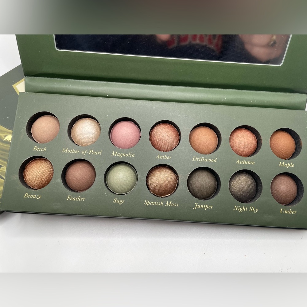 Baked Eyeshadow Palette 14
Earthy Essentials
